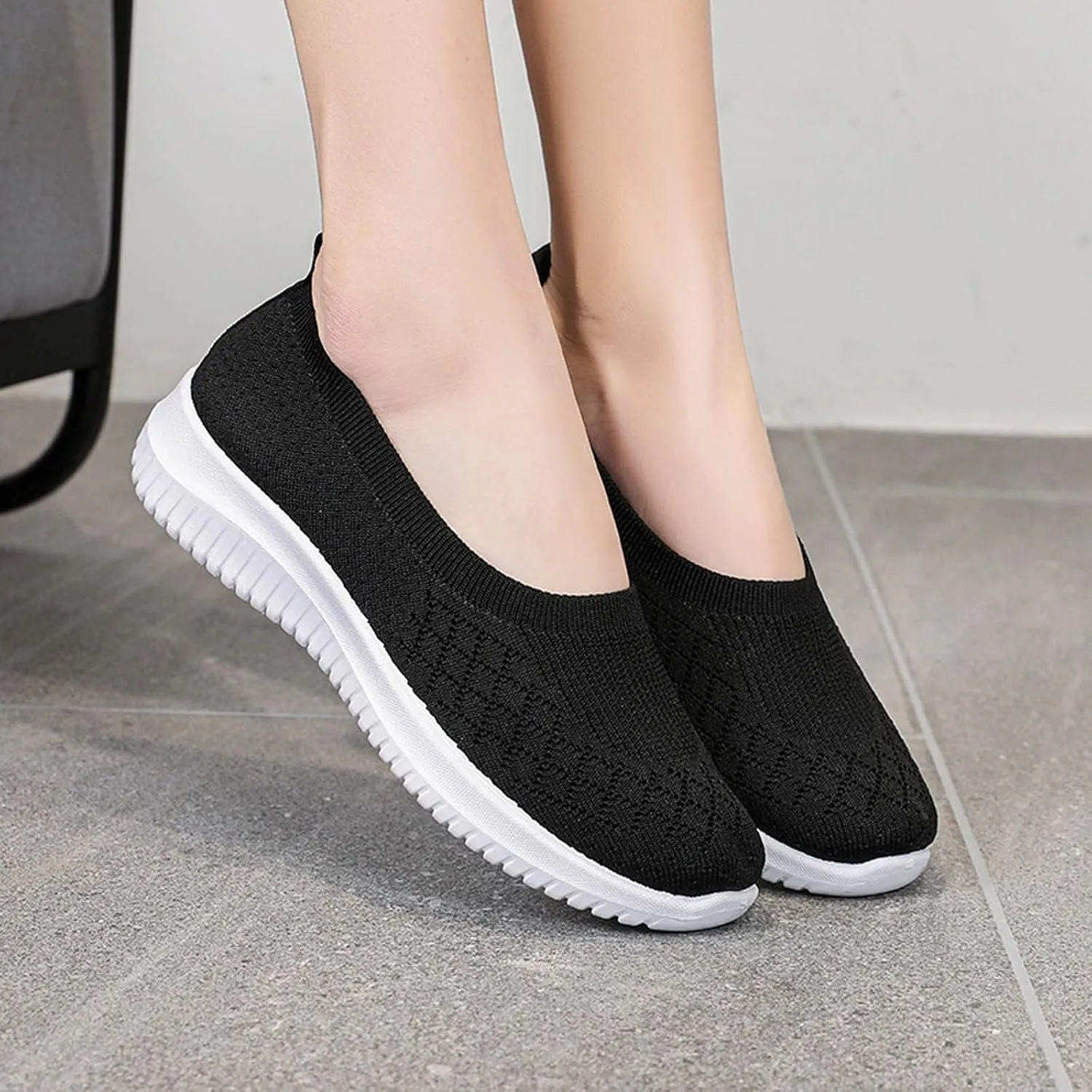 Women's Sneakers Lightweight Slip On Walking Shoes Runing Breathable Sneakers Solid Color Athletic Running Shoes